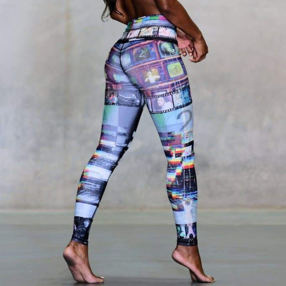 Jennifer Lopez x Niyama Sol IN COLOR Leggings - Picture 10 of 12